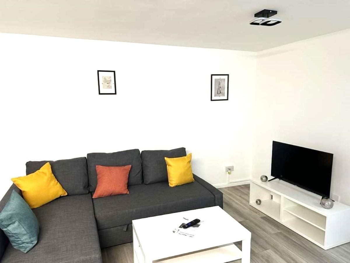 Stylish Apartment At Carlton Grove Лондон Экстерьер фото